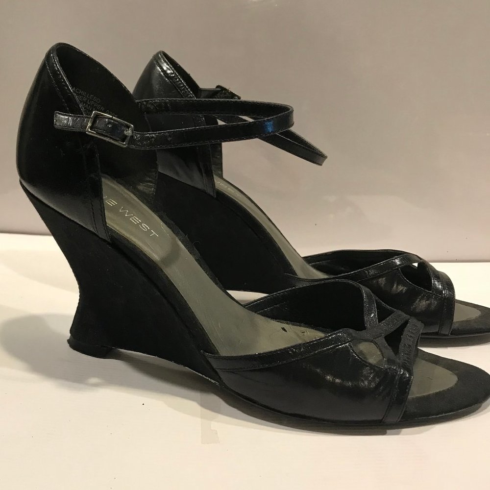 Nine West Genuine Leather Sandals Size 8.5 Black Heels Pumps Super comfy